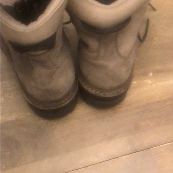 Shoes - Picture 3 of 6